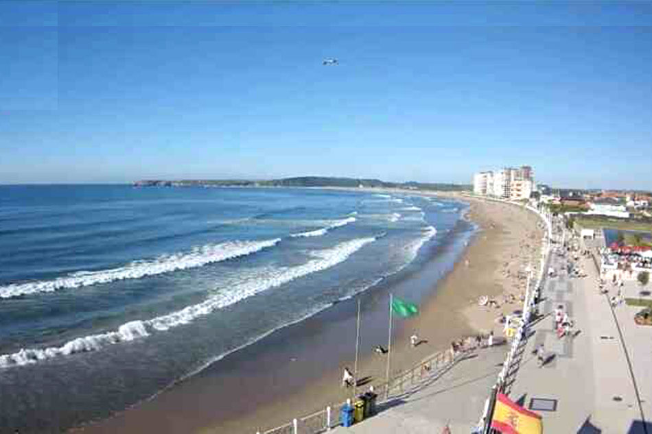 playa de salinas in asturias