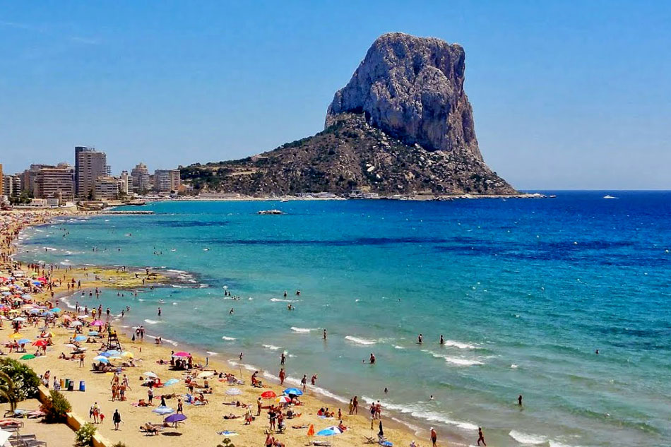 view of calpe beach and Peñon de Ifach