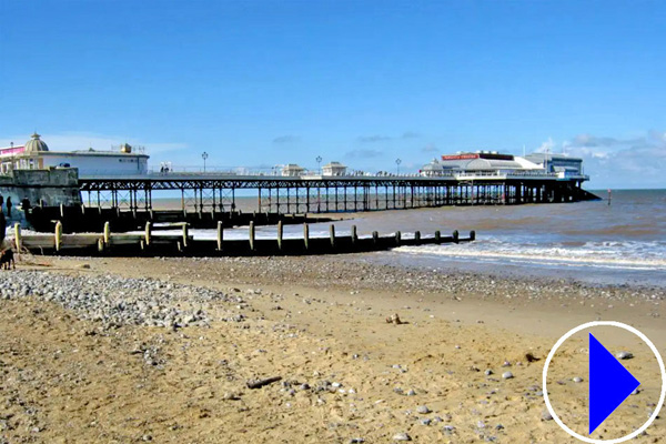 cromer beach and pier