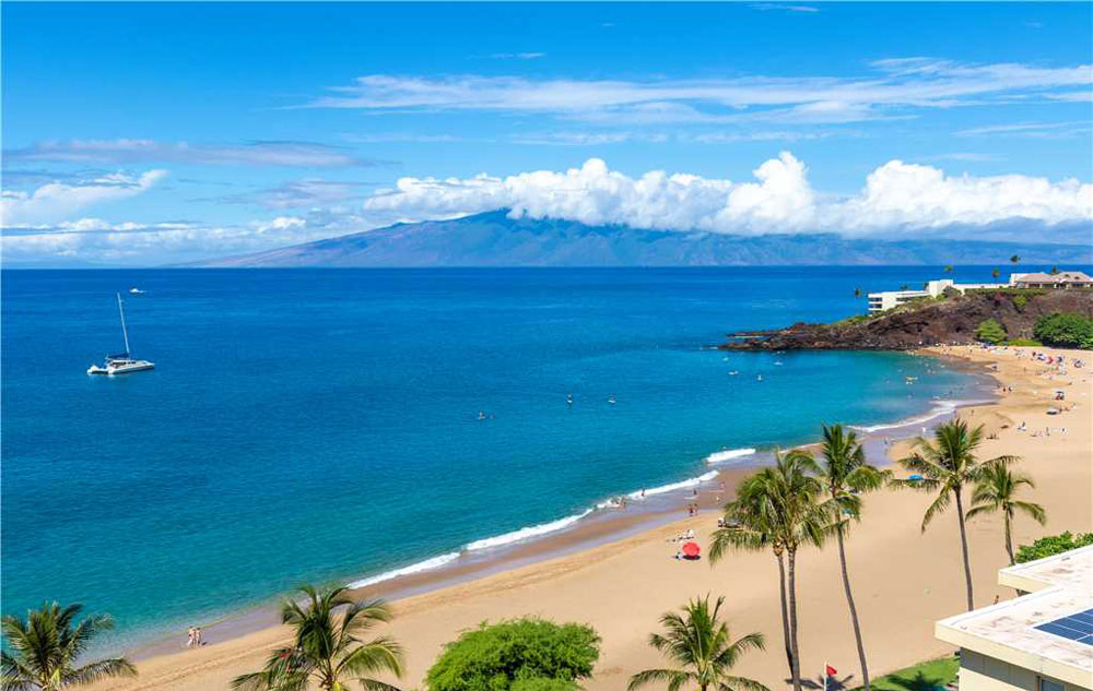 kaanapali beach in maui hawaii