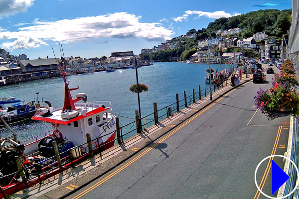 looe harbour in cornwall