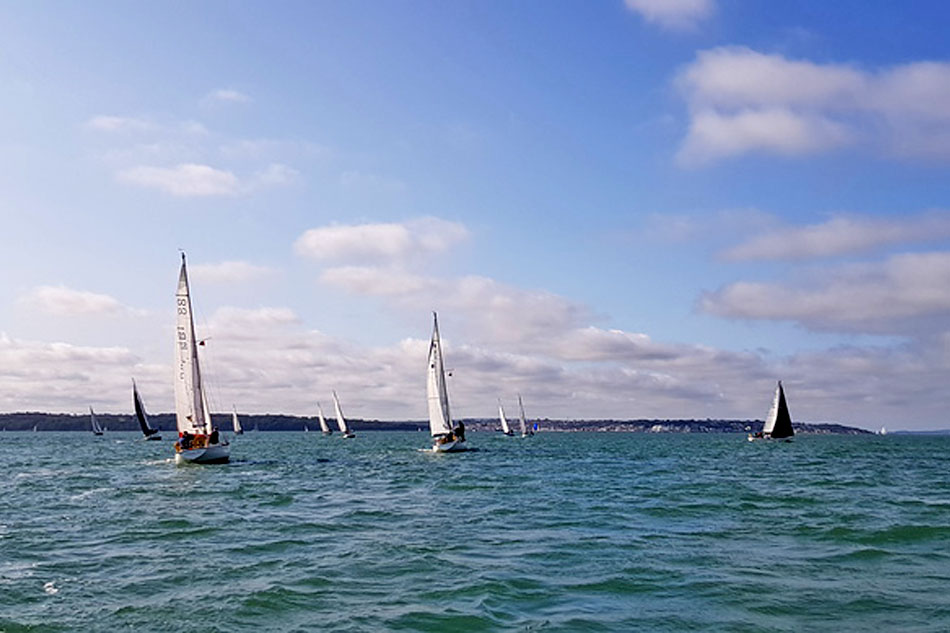 sailing near cowes