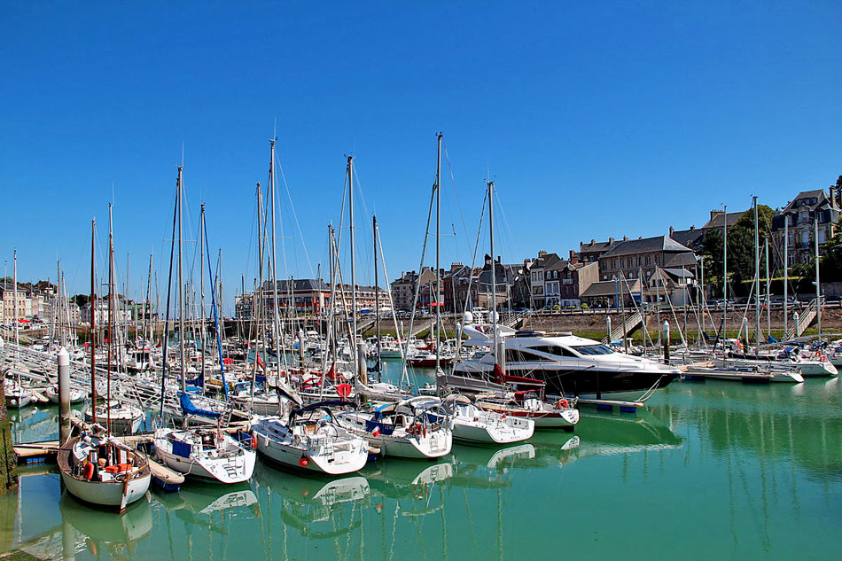 harbour at saint valery en caux