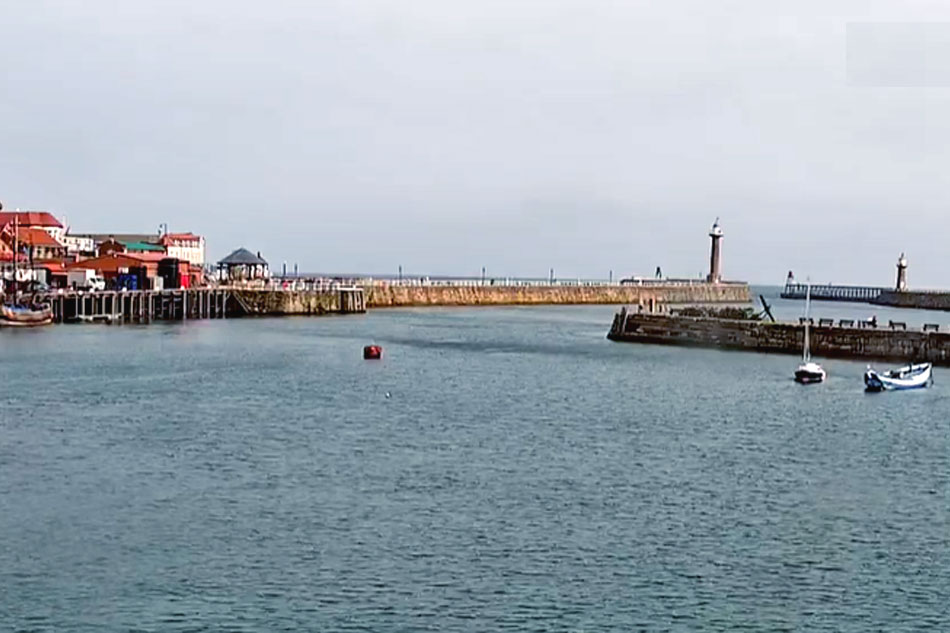 whitby harbour entrance