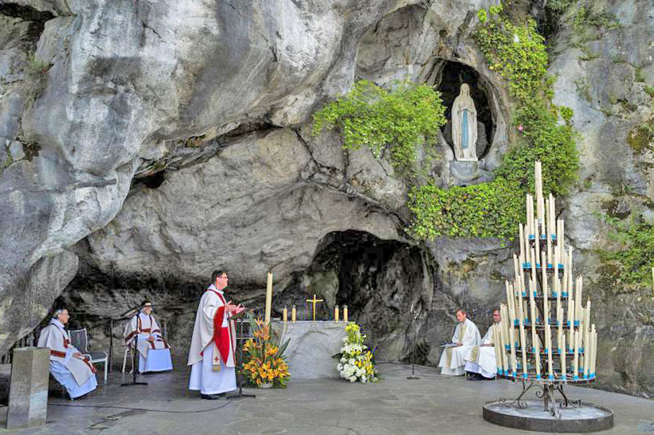 sanctuary of lourdes                            
