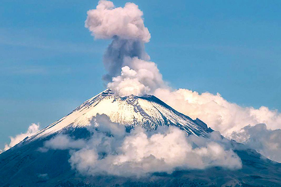 Popocatépetl volcano in mexico