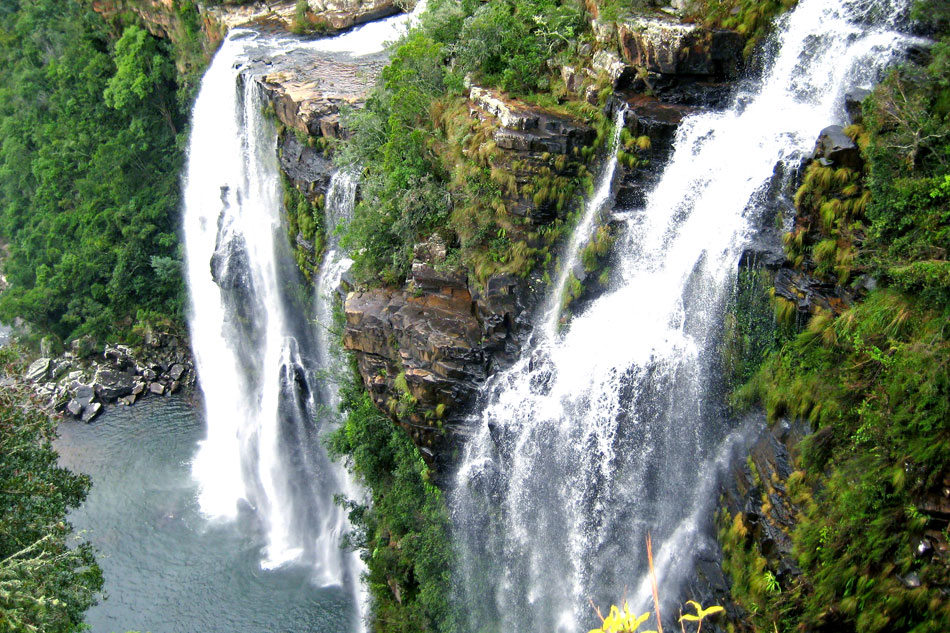 lisbon falls in south africa                            
