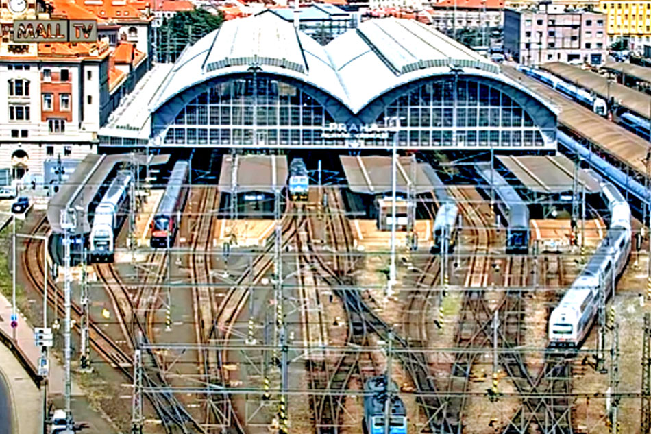 prague train station 