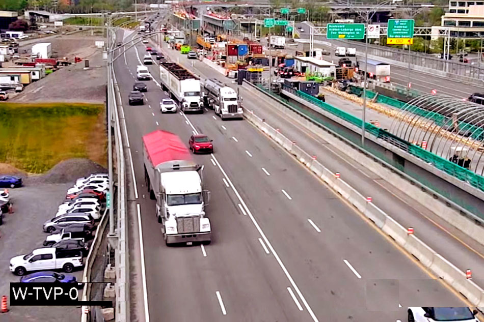 traffic at champlain bridge