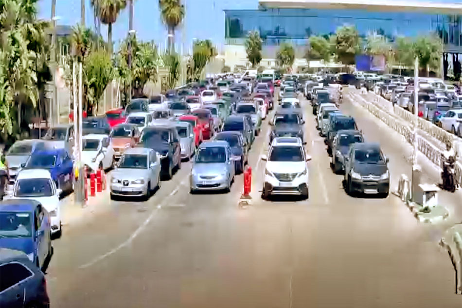 traffic at the spain gibraltar border