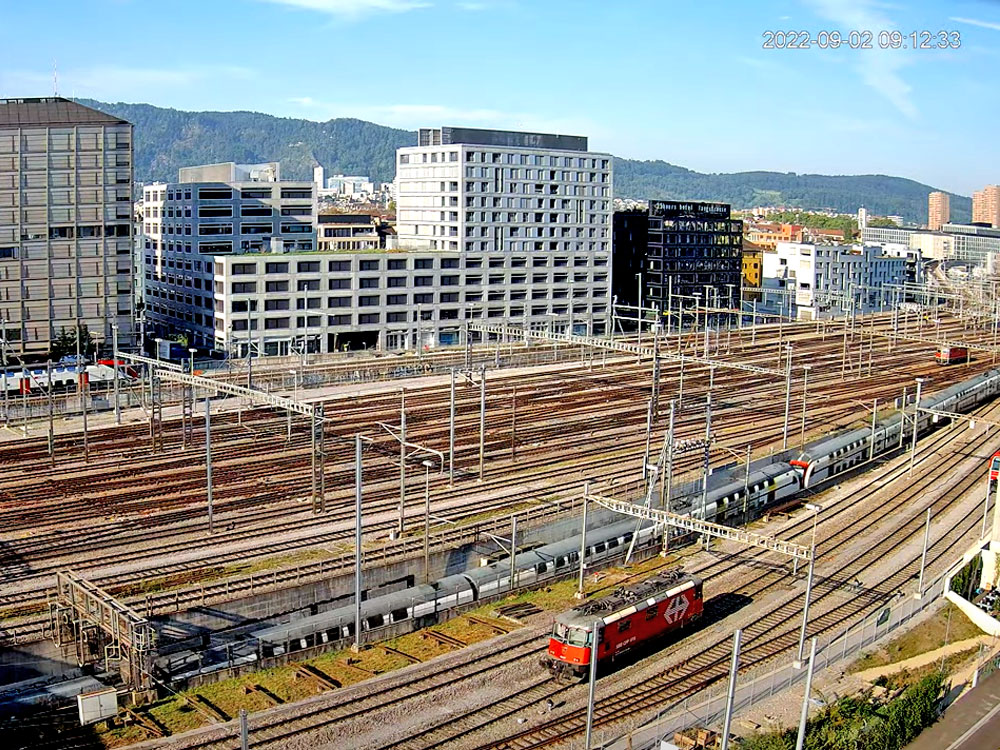 train line at zurich