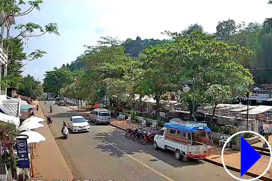 street scene in luang prabang