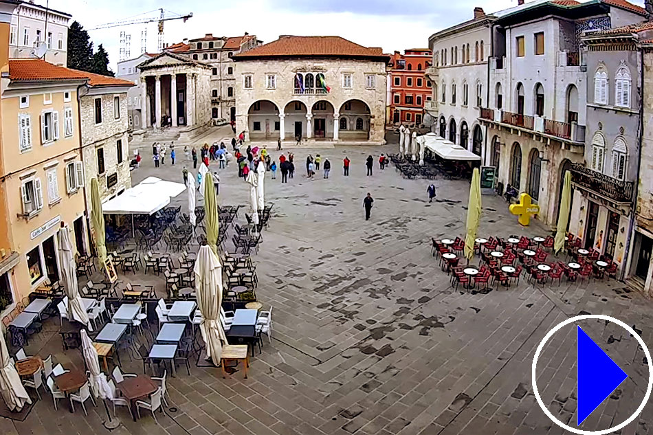 town square of pula in croatia