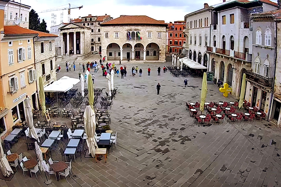 town square in pula