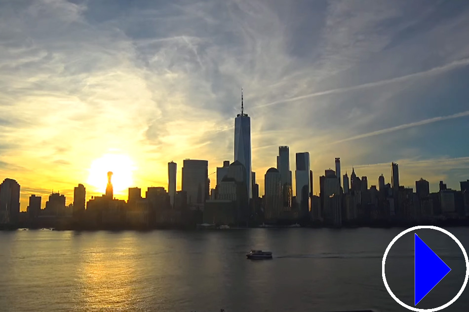world trade center and manhattan skyline
